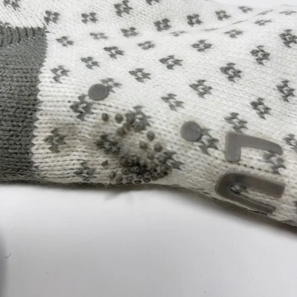 Muk Luks Fuzzy Crew Height Slipper Socks White Gray Non Skid Dots Cozy Warm